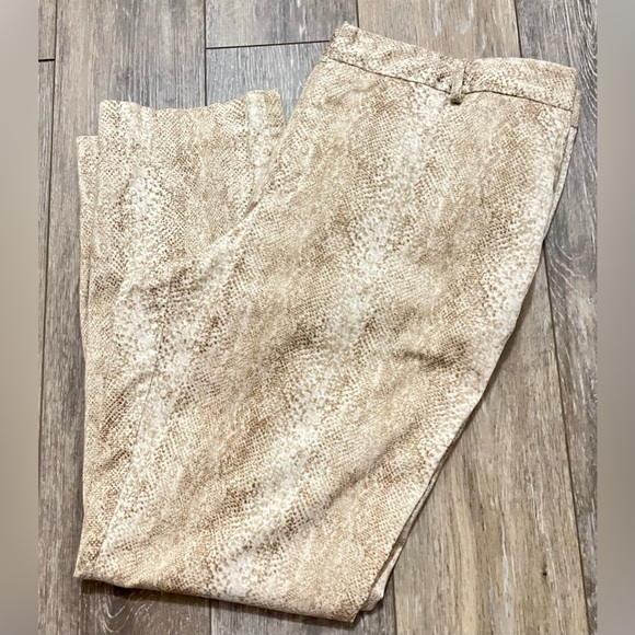 Calvin Klein Pants - Calvin Klein Snake Skin Print beige Capri Pants size 16